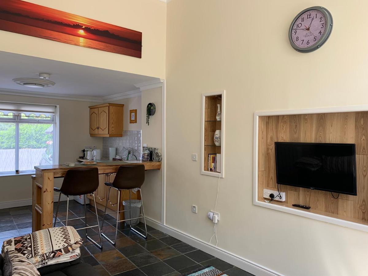 Cut Limestone Apartment Riverside Lodge Carlow Bagian luar foto